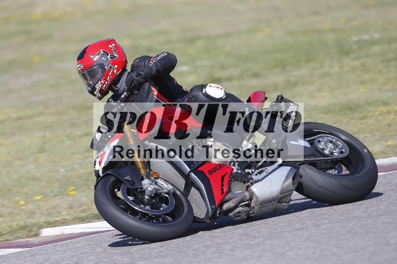 /06 08.04.2026 Cornu Master School ADR/Gruppe blau/40